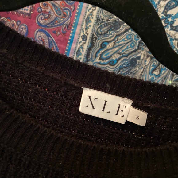 xle // black sweater - Picture 5 of 5